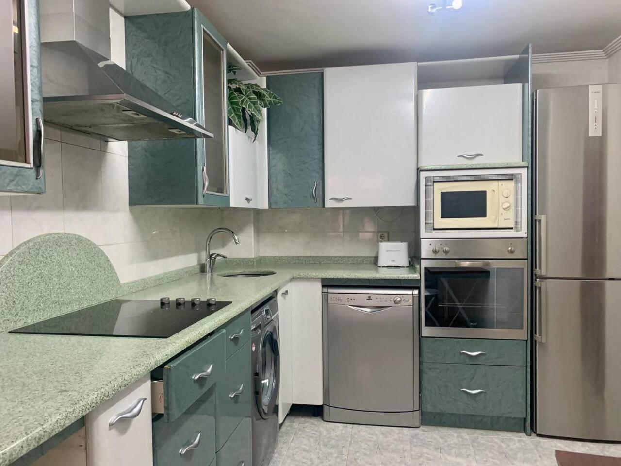 Apartamento Centrico Y Comodo Vitoria-Gasteiz Dış mekan fotoğraf