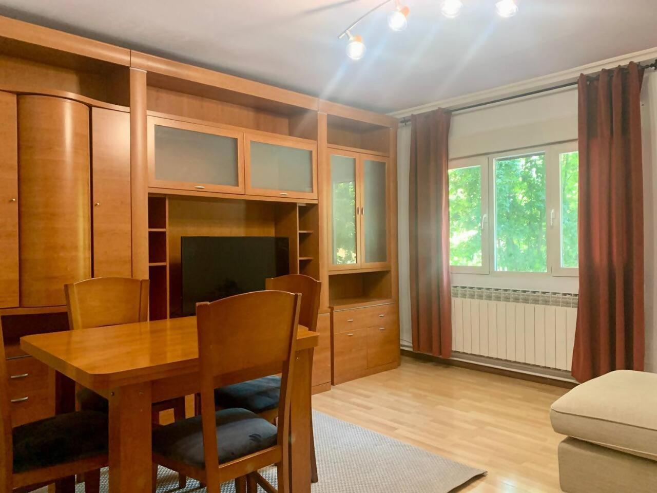 Apartamento Centrico Y Comodo Vitoria-Gasteiz Dış mekan fotoğraf